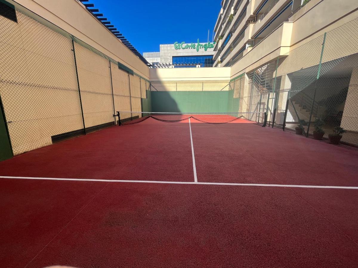 Heart Of Puerto Banus Newly Renavated Free Parking , Wifi ,Pool,Gym,Padel Court Lejlighed Marbella Eksteriør billede