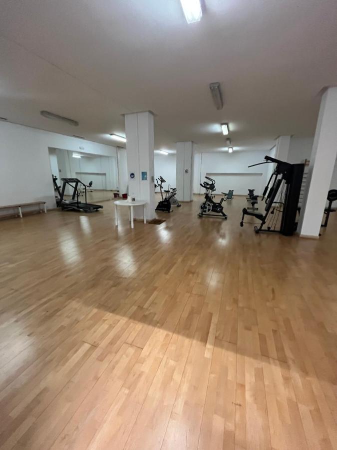 Heart Of Puerto Banus Newly Renavated Free Parking , Wifi ,Pool,Gym,Padel Court Lejlighed Marbella Eksteriør billede